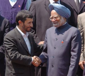 Prime Minister of India Manmohan Singh Shaking Hands With Mahmoud Ahmadinejad