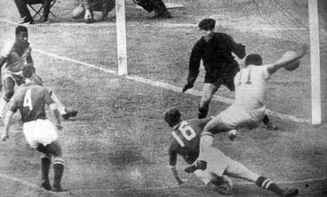 cliberofootball.com_garrincha-urss