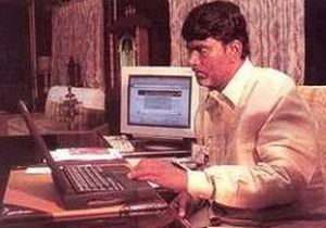 Naidu-with-his-laptop
