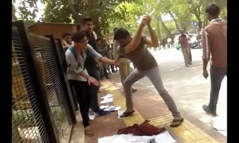 ABVP Beating up AISA activists at Delhi University May 2015