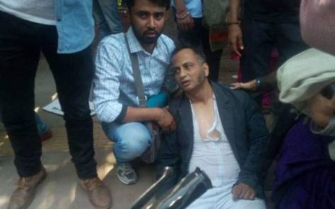 Prasanta Chakravarty, immediately after being assaulted on February 22nd. Image from the India Today Website.