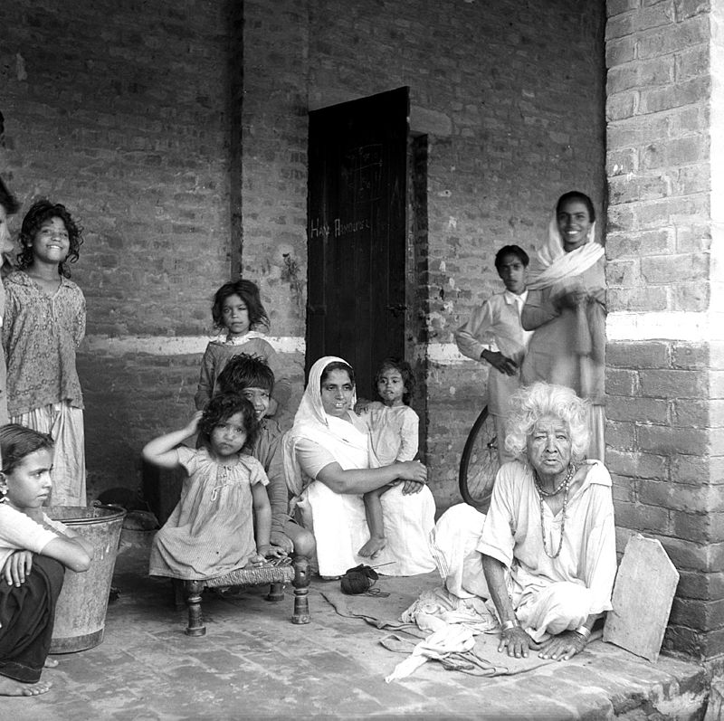 People living near Dhakka village, 1911